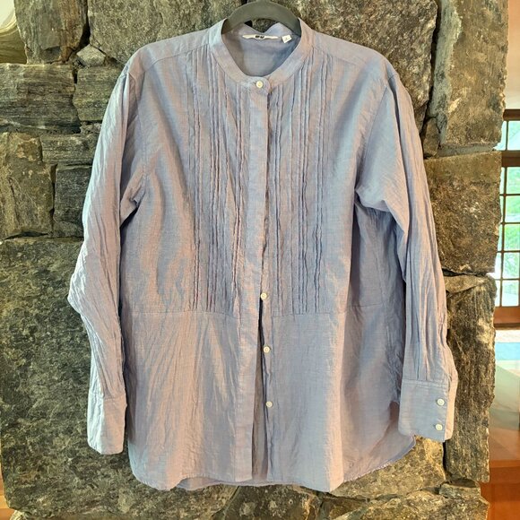 UNIQLO BLUE CHAMBRAY BUTTON DOWN PINTUCK SHIRT / BLOUSE SIZE LARGE - Picture 1 of 4